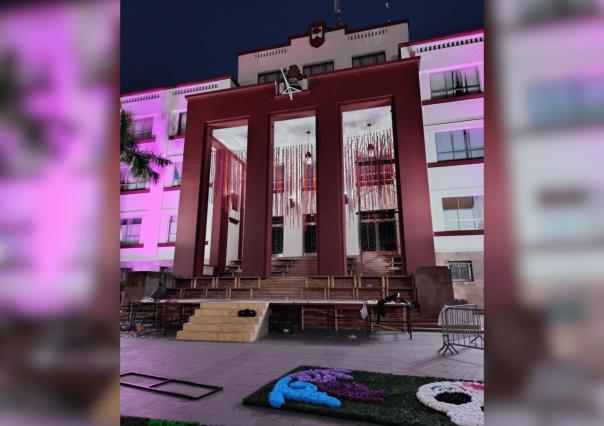 Altar de muertos monumental ¿Cómo llevar la fotografía de un ser querido?