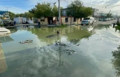 Vecinos de Jacinto López II viven bajo aguas negras y exigen solución a COMAPA