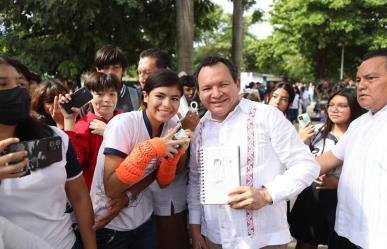 Gobernador Díaz Mena Incluye Bachilleres con el programa La Escuela es Nuestra