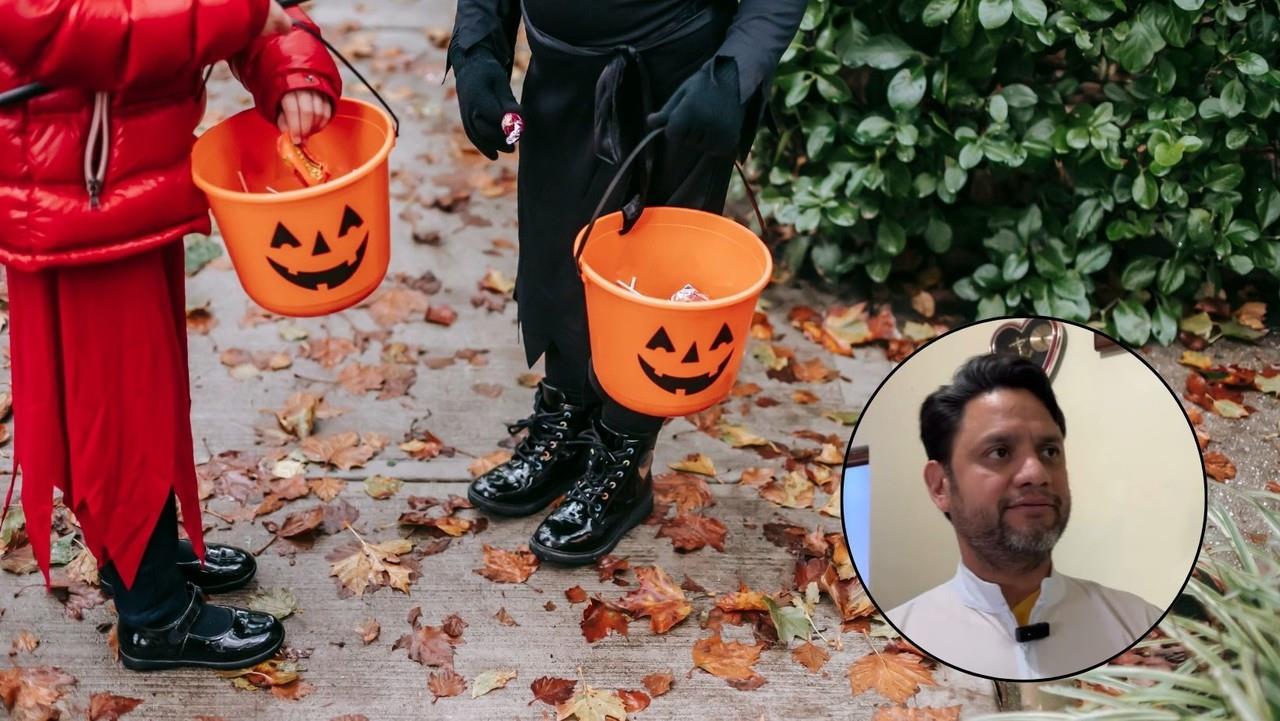 El sacerdote Vicente Vega instó a los padres a reflexionar sobre el significado de Halloween. (Fotografía: Canva)