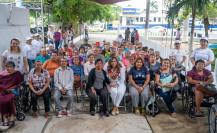 DIF Yucatán entrega apoyos y aparatos funcionales a personas vulnerables