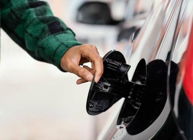 La entidad mexiquense mantiene el precio promedio de la gasolina debajo del nacional. Imagen: Freepik