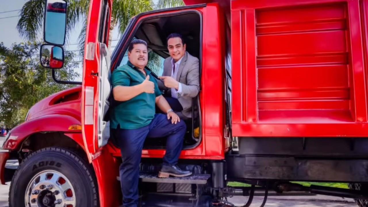 Duranguense dona un camión de volteo al Gobierno Municipal. Foto: Captura de pantalla.