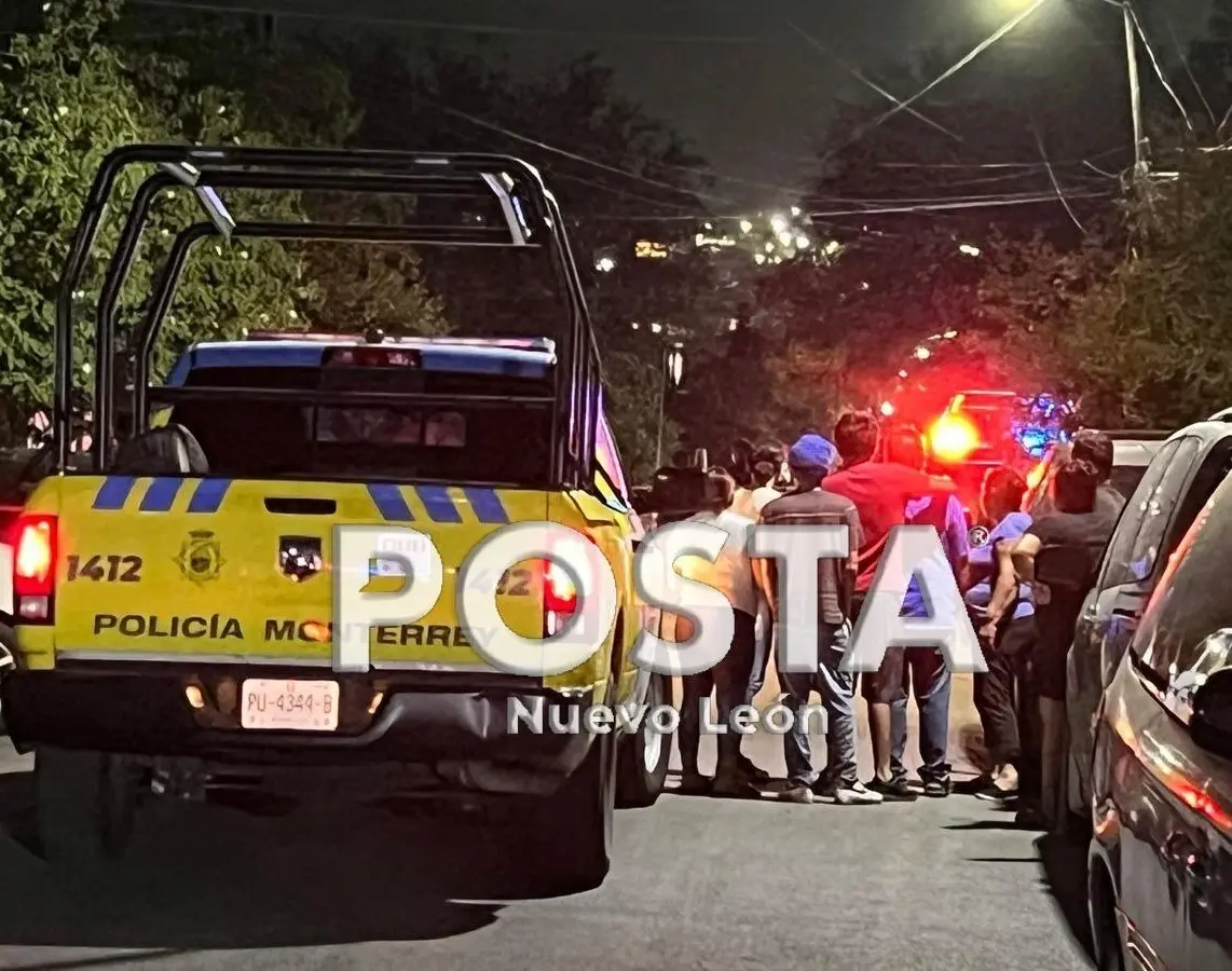 Elementos de la Policía de Monterrey al momento de detener al colombiano. Foto: Archivo POSTA MX.