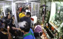Fieles agradecen a Nuestra Señora de la Santa Muerte en Tepito