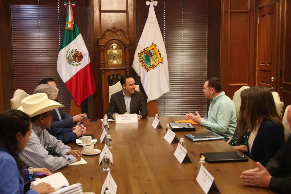 Manolo Jiménez en reunión para elevar el estatus ganadero de Coahuila / Fotos: Gobierno del Estado de Coahuila