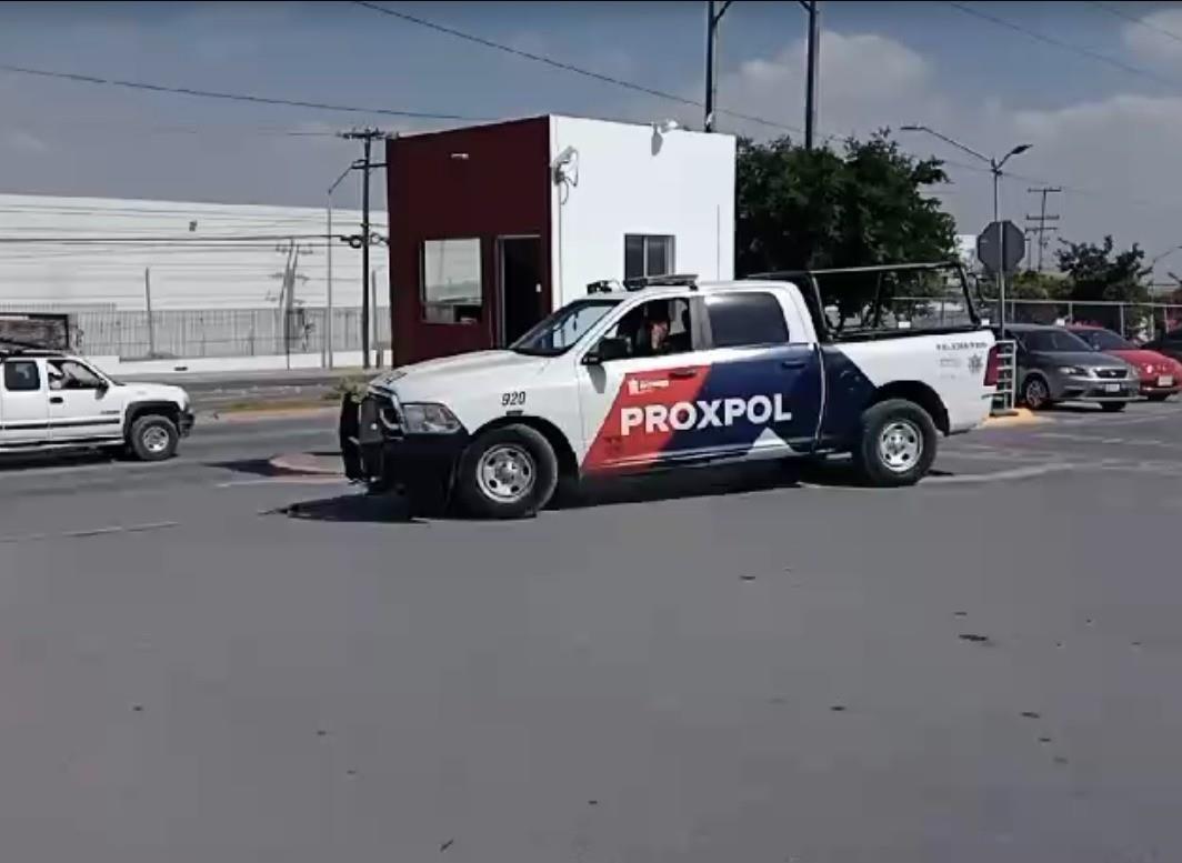 Unidad de la Proxpol de Escobedo llevando al menos extraviado con su familia. Foto: Proxpol Escobedo.