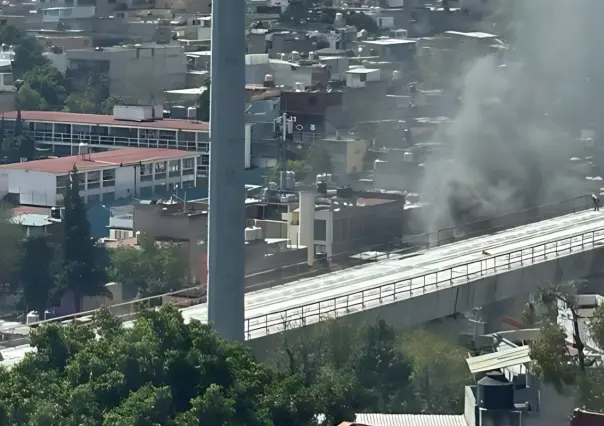 Arde bodega dentro de vivienda en Álvaro Obregón y habitantes salen ilesos