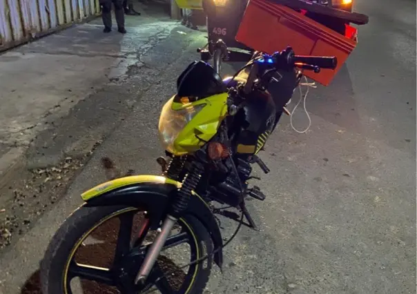 ¡Sin placas ni papeles! Arrestan a hombre en Monterrey con motocicleta robada