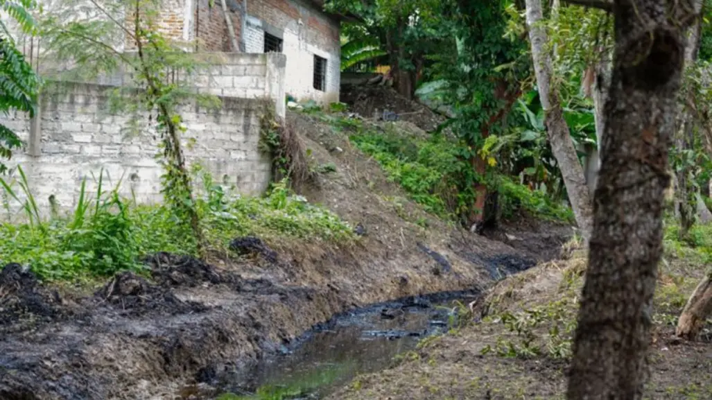 PEMEX no resuelve el derrame de hidrocarburos en Ojital Papantla