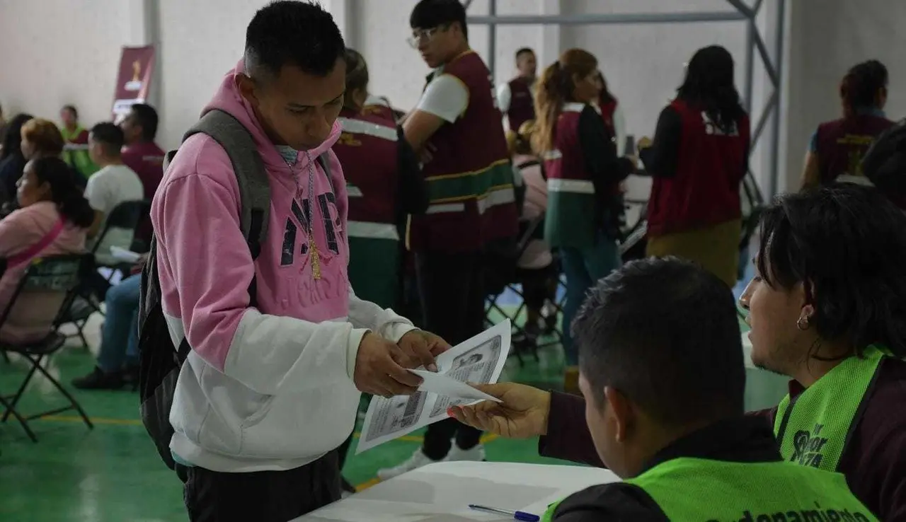 Nezahualcóyotl premia a más de 10 mil estudiantes con apoyos económicos por su desempeño. Foto: iStock