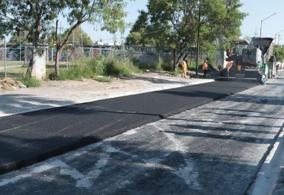 Alcalde de Juárez, Félix Arratia, reporta avances en iluminación y pavimentación en el municipio