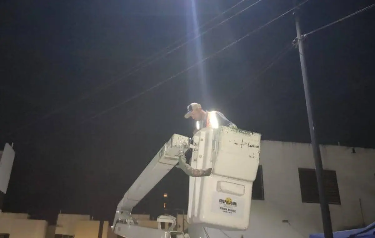 Alcalde de Juárez, Félix Arratia, reporta avances en iluminación y pavimentación en el municipio