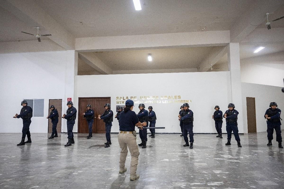 Guadalupe busca contratar 300 nuevos policías este año. Foto: Armando Galicia.