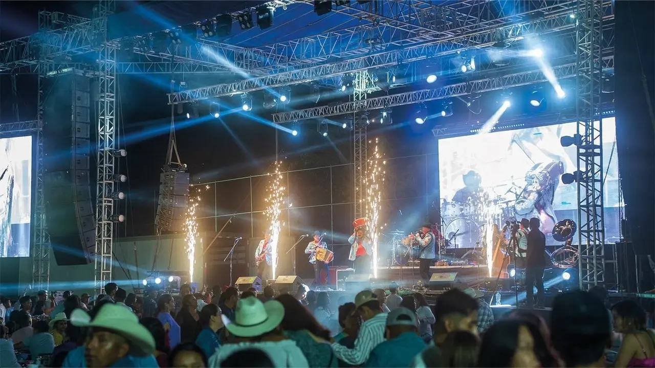 La agrupación norteña, amenizará en la Kermesse de la Familia. Foto: Facebook Huracanes del Norte.