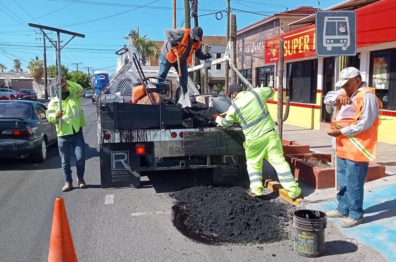 Programa de bacheo en La Paz. Foto: Gobierno del Estado