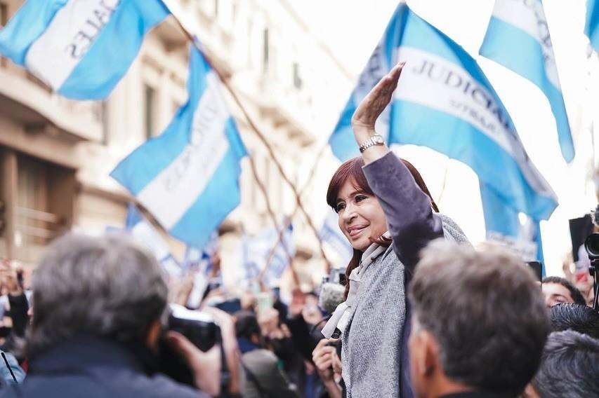 Cristina Kirchner es sentenciada a seis años de prisión por corrupción en Argentina. Foto: Cristina Kirchner.