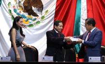 Hacienda entrega Paquete Económico 2025 a Diputados; espera recaudación de 8 billones de pesos
