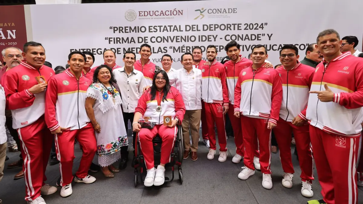 En la ceremonia se reconoció a los atletas yucatecos más destacados Foto: Cortesía