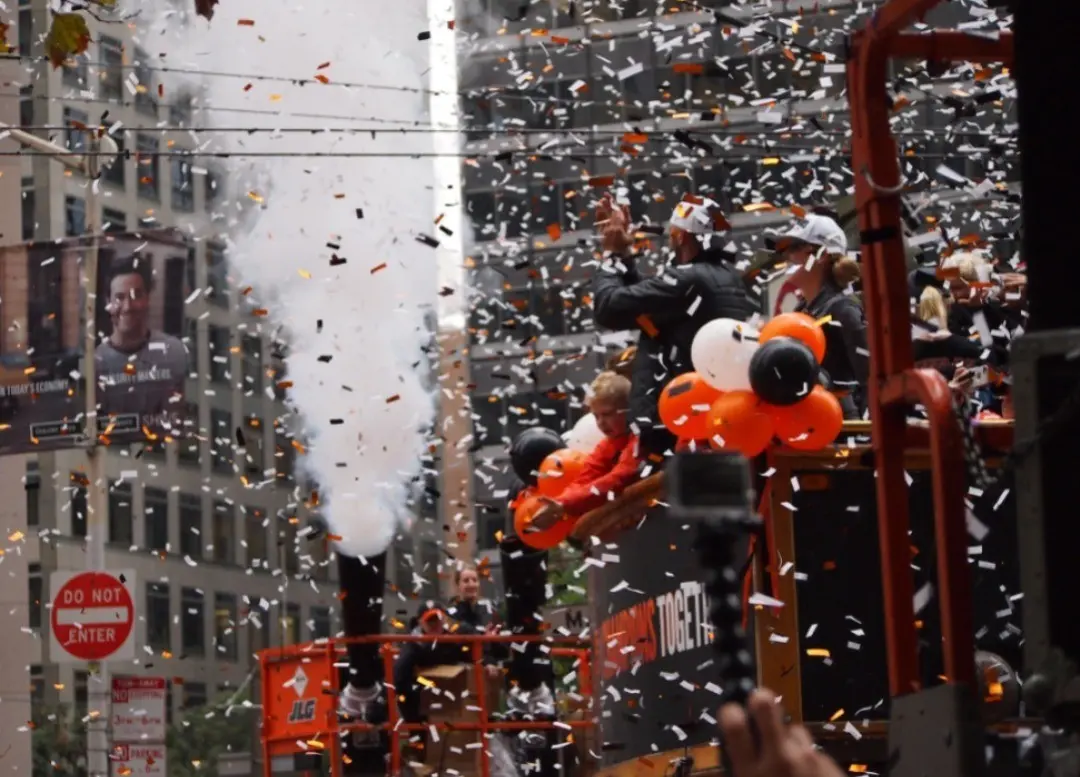 Uno de los eventos más esperados de Acción de Gracias es el famoso Desfile de Macys en Nueva York. Foto: Canva.