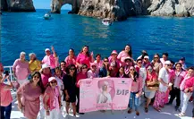 Mujeres sobrevivientes del  cáncer de mama reciben mangas compresores en el Paseo Rosa