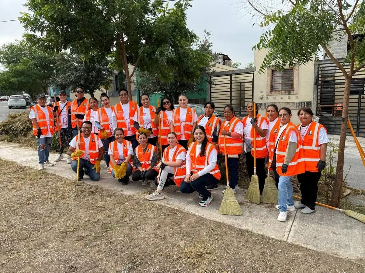 Servidores públicos del municipio de Juárez remodelan los parques urbanos