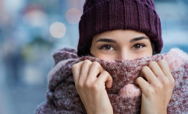 Es importante protegerte del frío durante la temporada invernal. Foto: Especial.