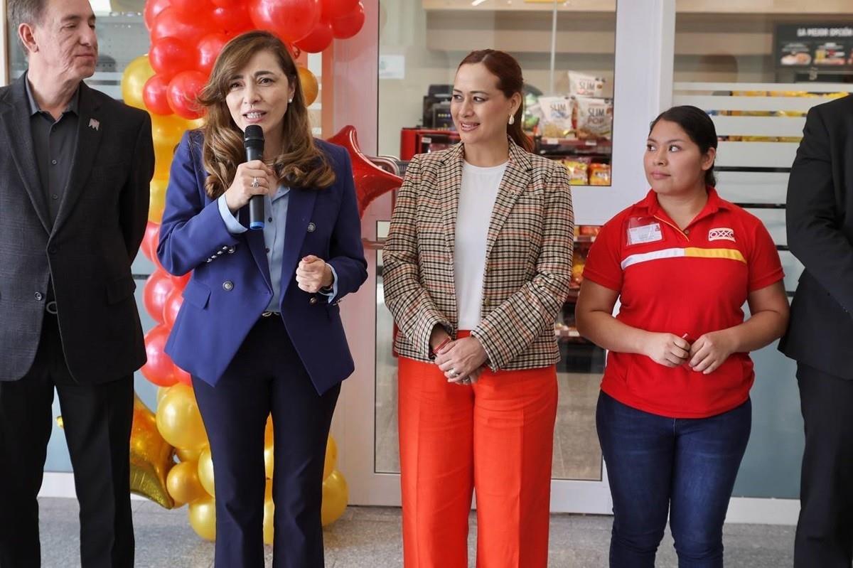 Inauguran tiendas OXXO en Torre Administrativa y Pabellón Ciudadano