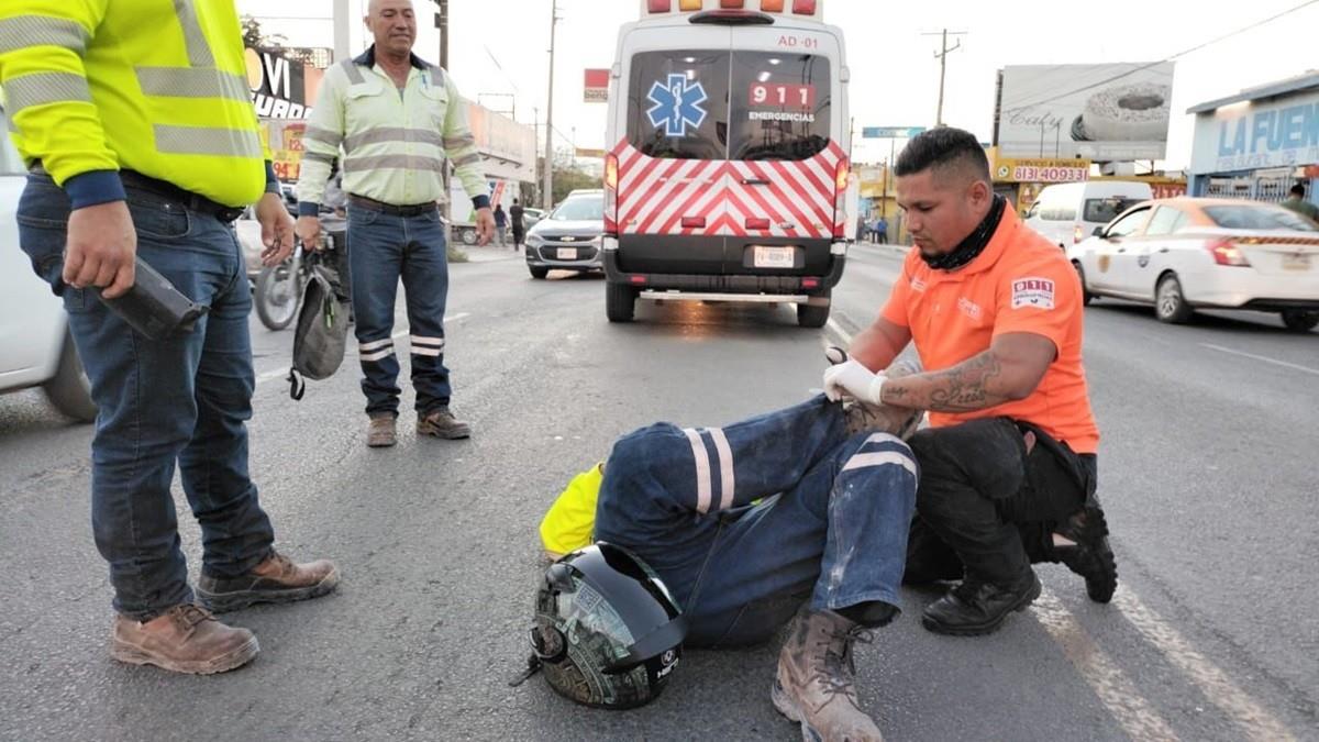 Motociclista resulta lesionado en accidente vehicular en Juárez