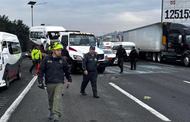 Volcadura en la autopista México-Pachuca deja un lesionado (FOTOS)