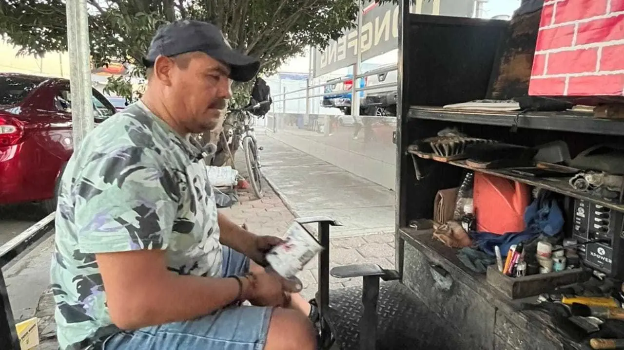 Más de tres décadas dedicando su vida a este noble oficio.  Foto: Jesús Carrillo.