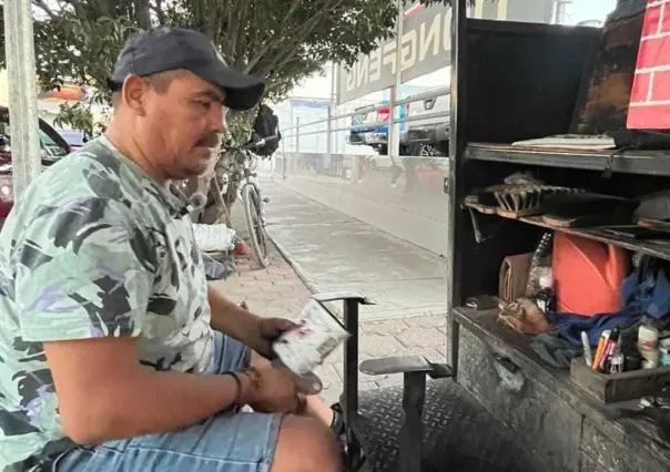 El aseador de calzado de Durango que tiene más de 30 años de experiencia