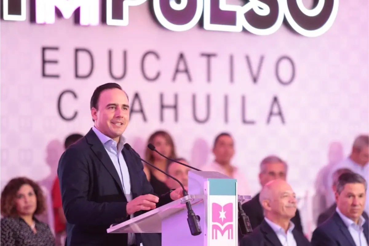 El gobernador Manolo Jiménez cuando presentó la estrategia Impulso Educativo. (Fotografía: Manolo Jiménez)