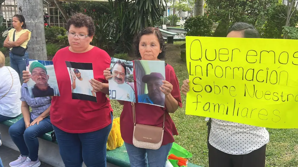 Familiares de pescadores desaparecidos protestan en desfile de Tampico