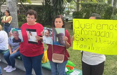 Familiares de pescadores desaparecidos protestan en desfile de Tampico