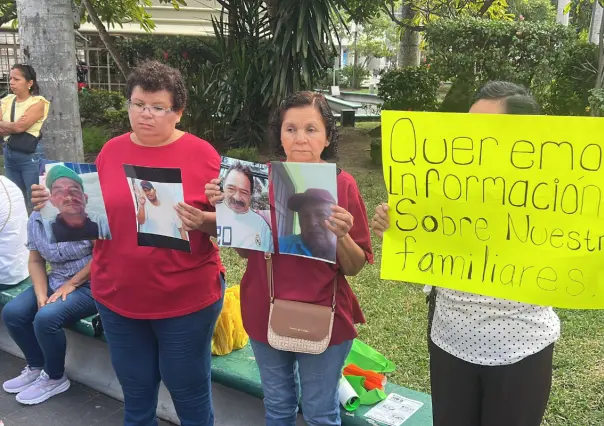 Familiares de pescadores desaparecidos protestan en desfile de Tampico