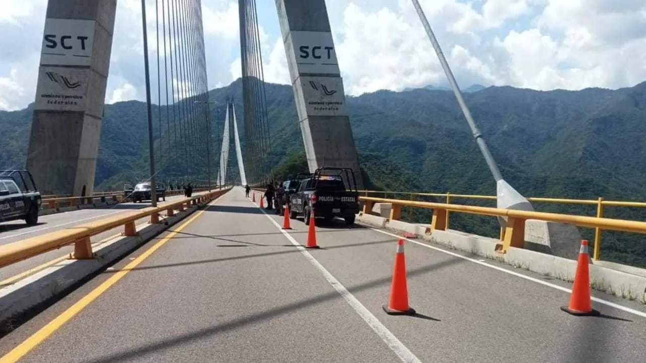 Conoce en que zona de la  Supercarretera Durango - Mazatlán, se encuentra el punto más alto de esta autopista. Foto: Facebook/ SSP Durango.