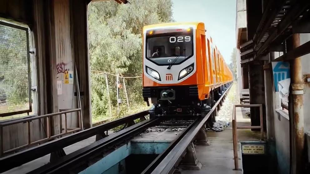 Metro de la CDMX llegando a estación. Foto:  @MetroCDMX