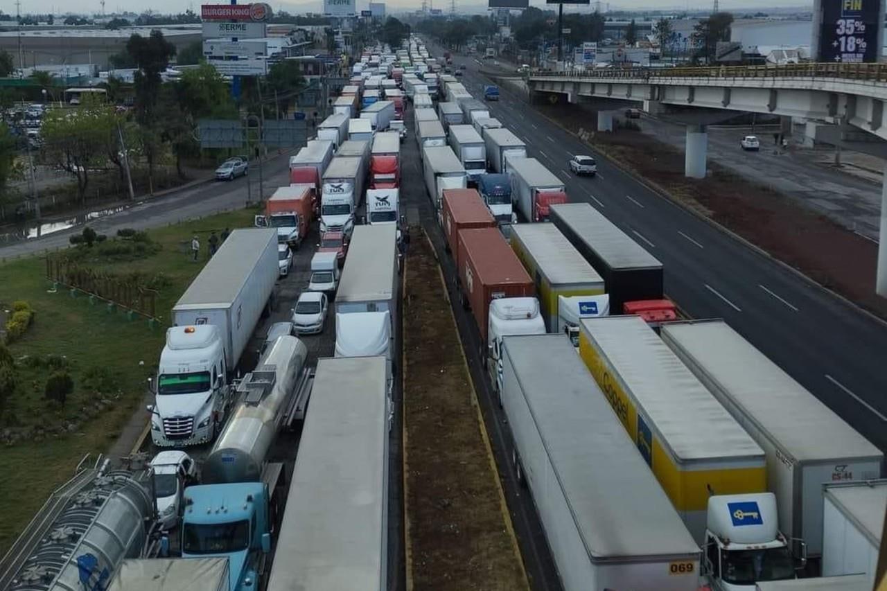 El accidente generó una fila kilométrica en la autopista. Imagen: POSTA