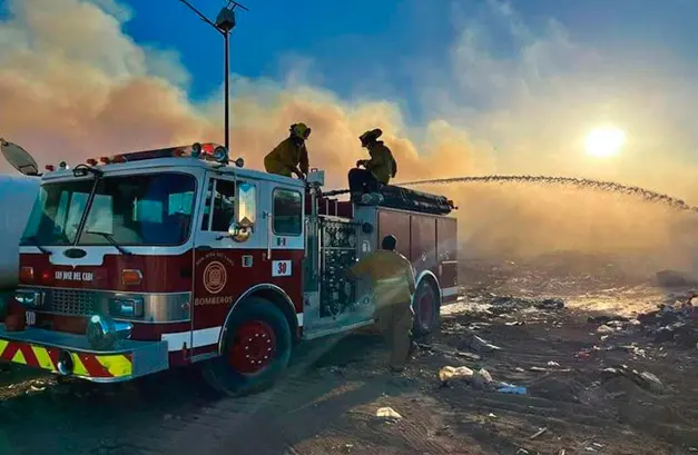 14 Hectáreas consumidas, tras incendio en el relleno sanitario de Los Cabos