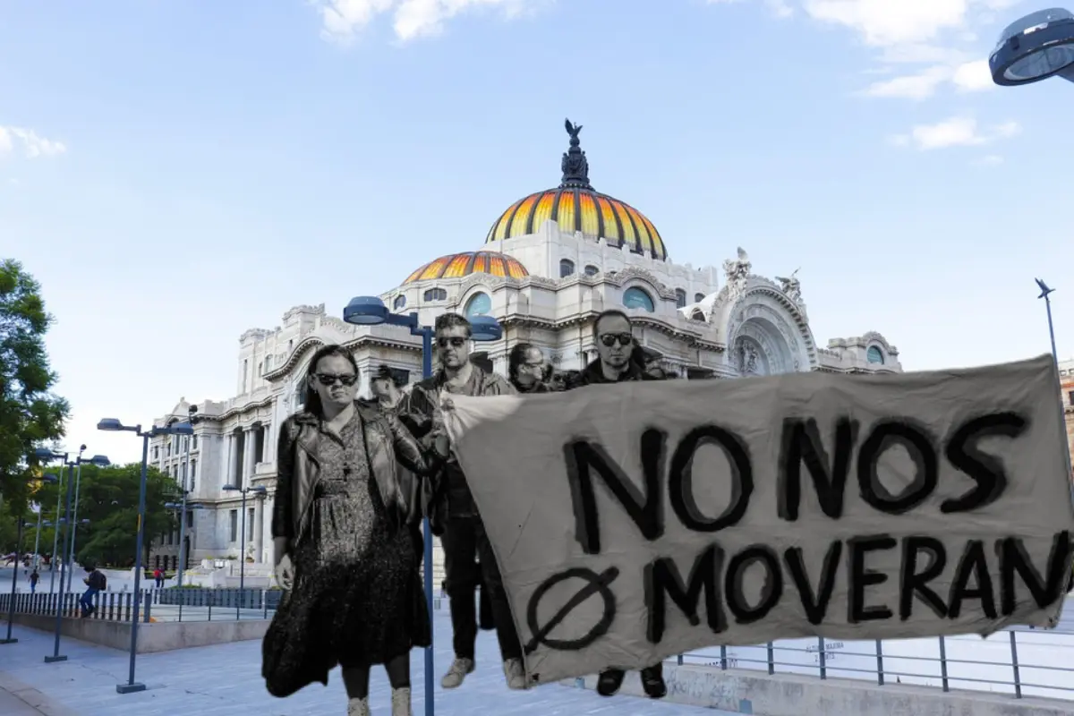 Manifestantes frente a Palacio de Bellas Artes.    Créditos: Antonio_Cansino y Ezequiel_Octaviano