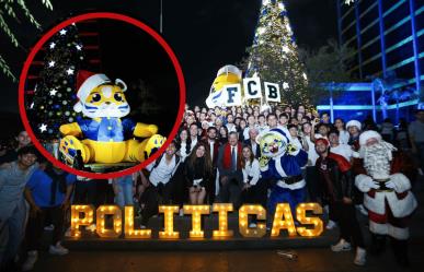 UANL ilumina Ciudad Universitaria con su tradicional pino navideño