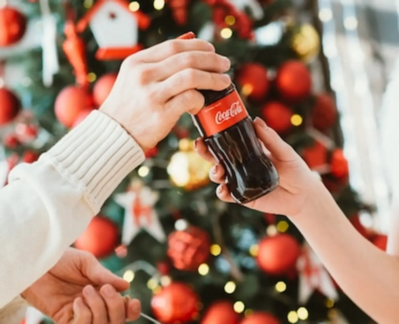 La magia de la Navidad llegará con Coca-Cola en su tradicional caravana navideña. Imagen: Freepik