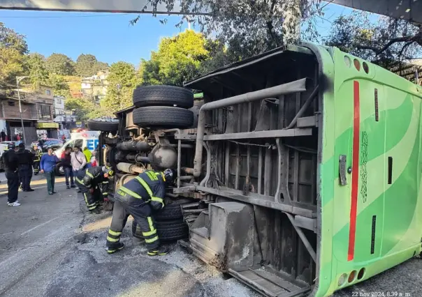 Volcadura de transporte público deja más de 30 heridos en Tlalpan (VIDEO)