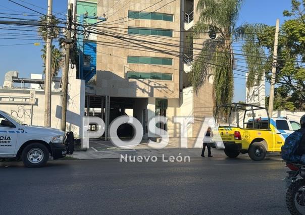 Paciente asesina a personal médico en hospital del centro de Monterrey