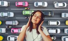 ¿Estrés en el tránsito? Escucha estas canciones y relájate mientras vas en tu auto