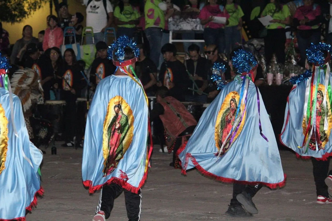 Se celebró un encuentro de danzas en la Plaza IV Centenario. Foto: Alejandro Ávila.