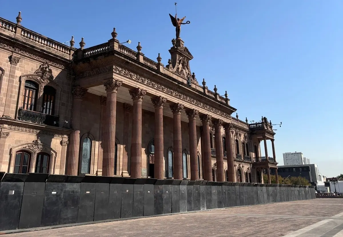 Blindan Palacio de Gobierno por la marcha de mujeres del 25N y esto debes saber
