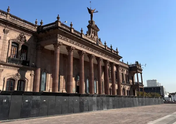 Blindan Palacio de Gobierno por la marcha de mujeres del 25N y esto debes saber