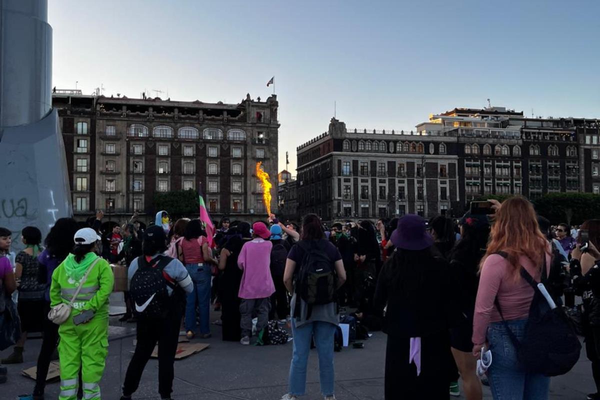 Marcha 25N termina con enfrentamiento entre bloque radical y mujeres trans. Foto: Laura Ávila